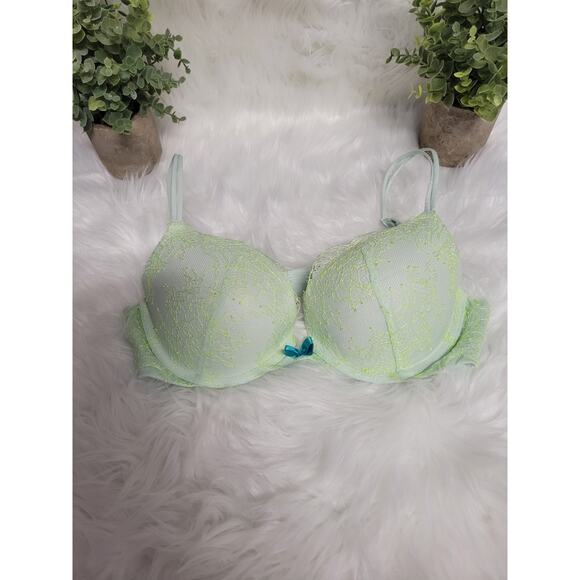 Victoria's Secret Very Sexy Push Up Bra Green Lace Underwire Padded Size 36B - Picture 1 of 6